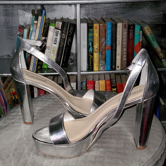 Heeled Sandal Shoes - Picture 2 of 3